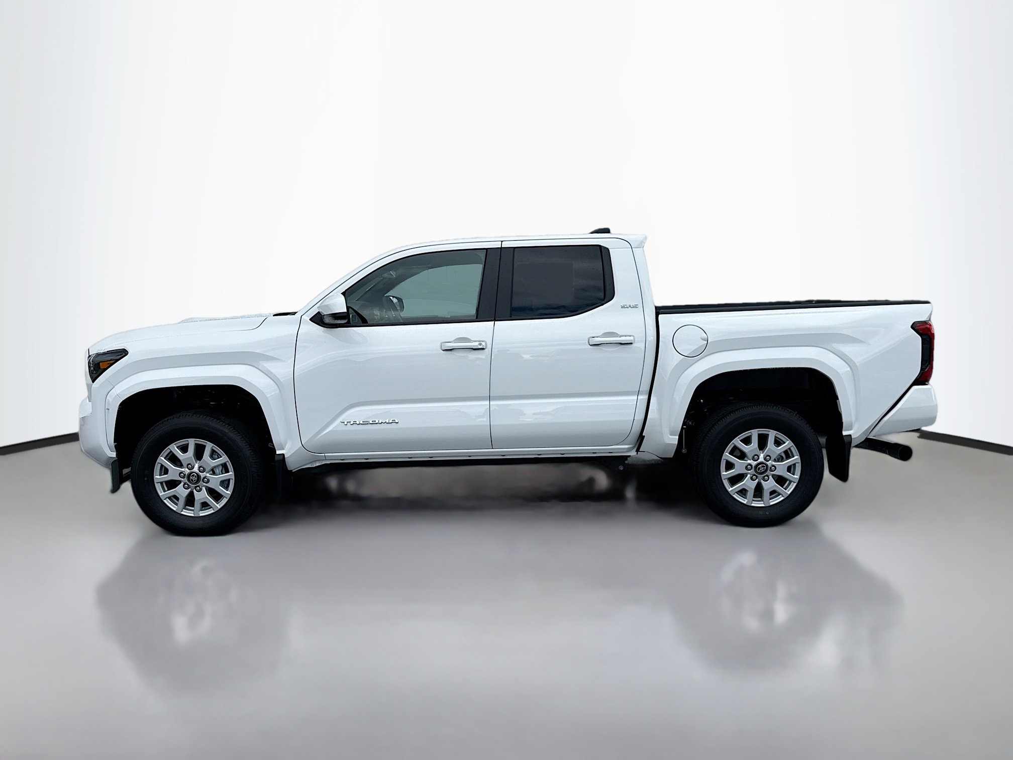 2025 Toyota Tacoma SR5 Double Cab photo 3