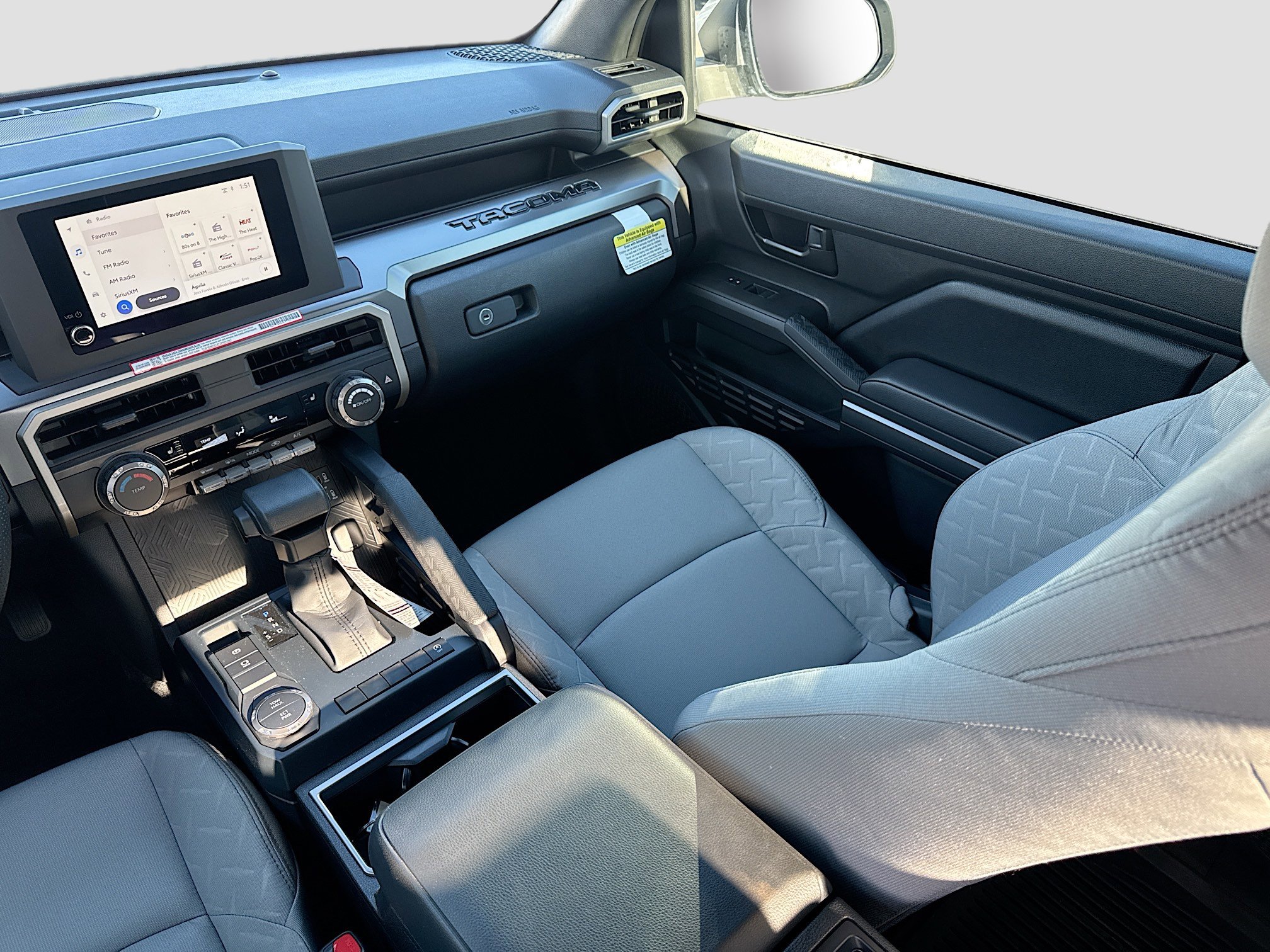 2025 Toyota Tacoma SR5 - Photo 27