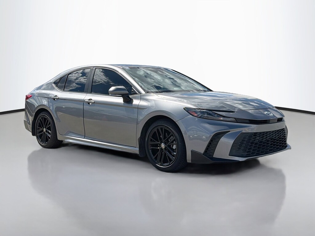 Used 2025 Toyota Camry SE Sedan