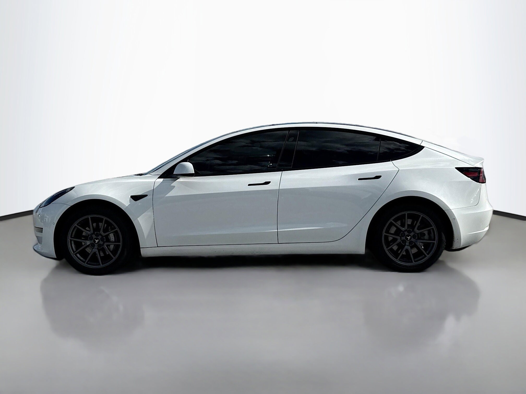 2021 Tesla Model 3 Long Range photo 3