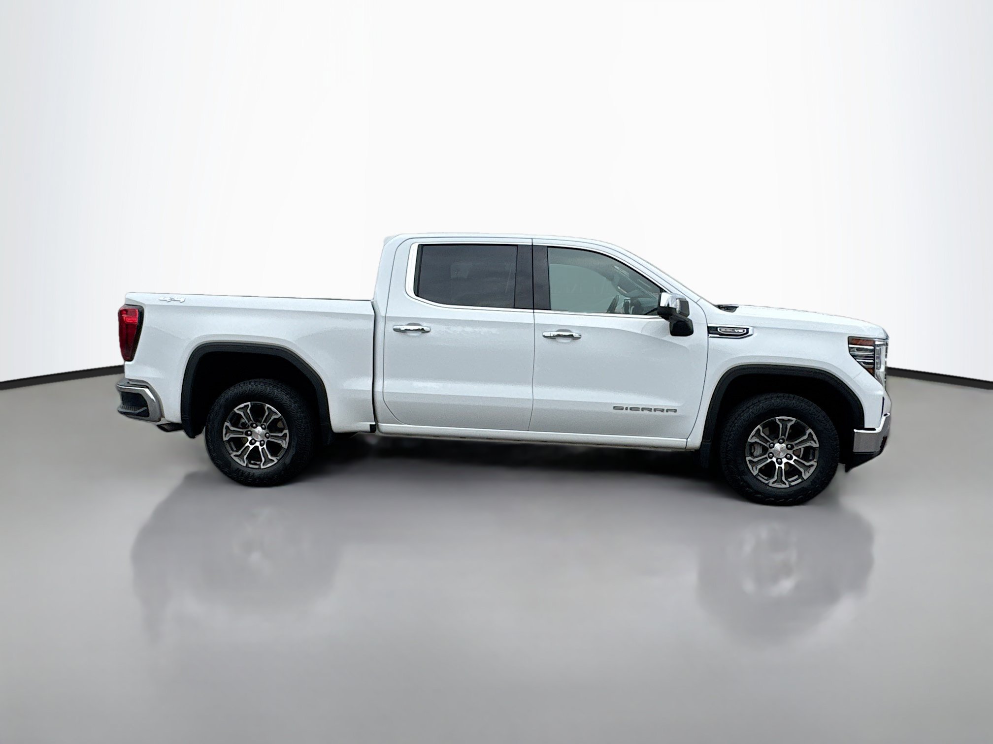 2024 GMC Sierra 1500 SLT - Photo 21