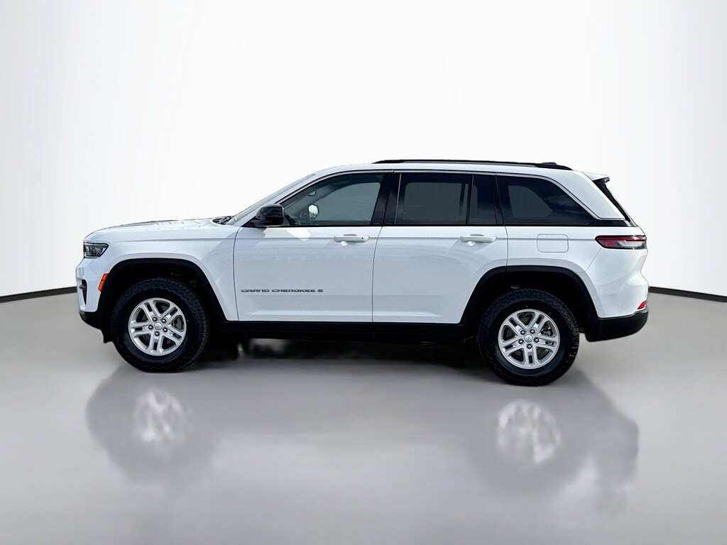 Used 2023 Jeep Grand Cherokee Laredo SUV