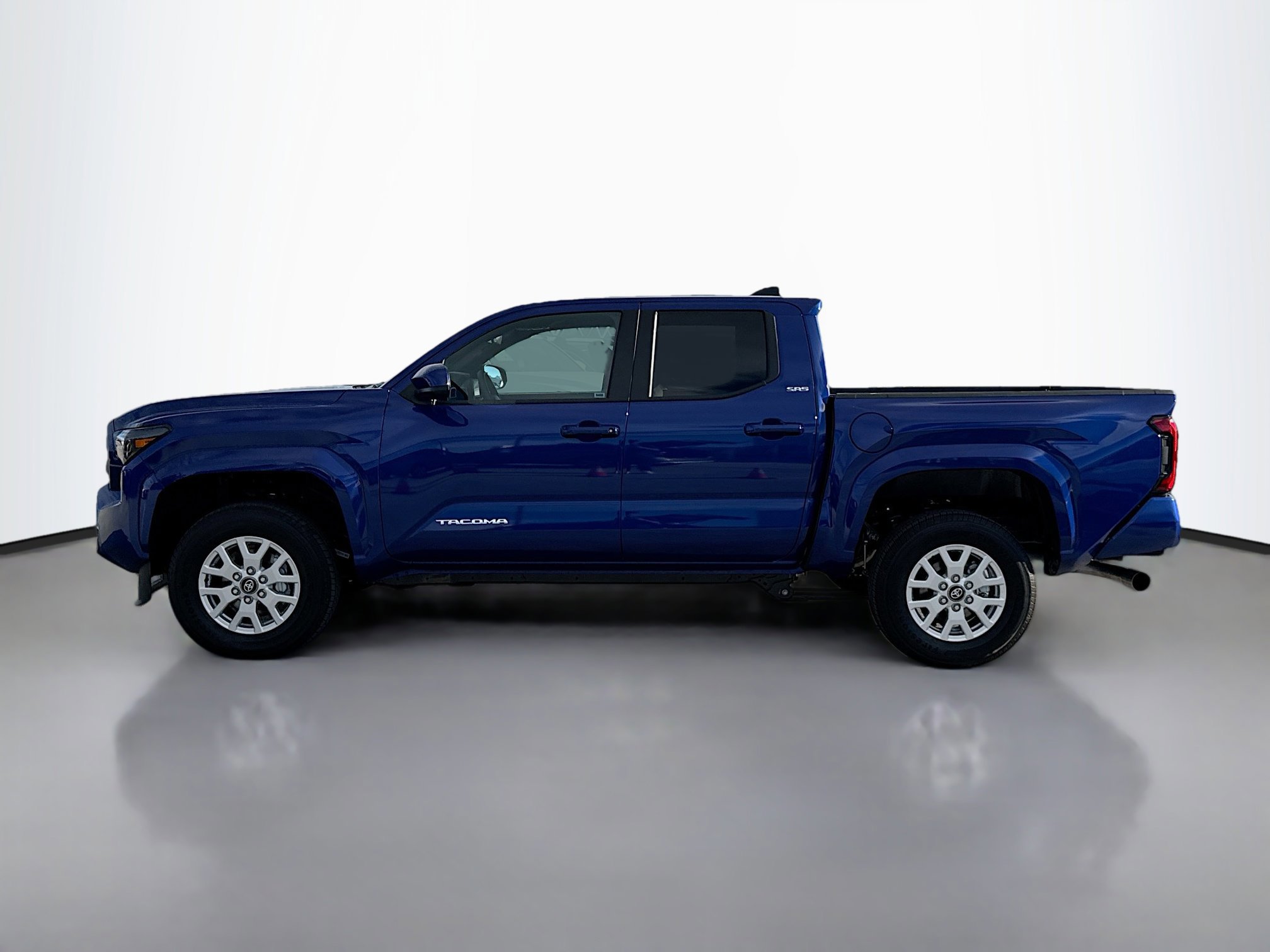 2025 Toyota Tacoma SR5 Double Cab photo 2