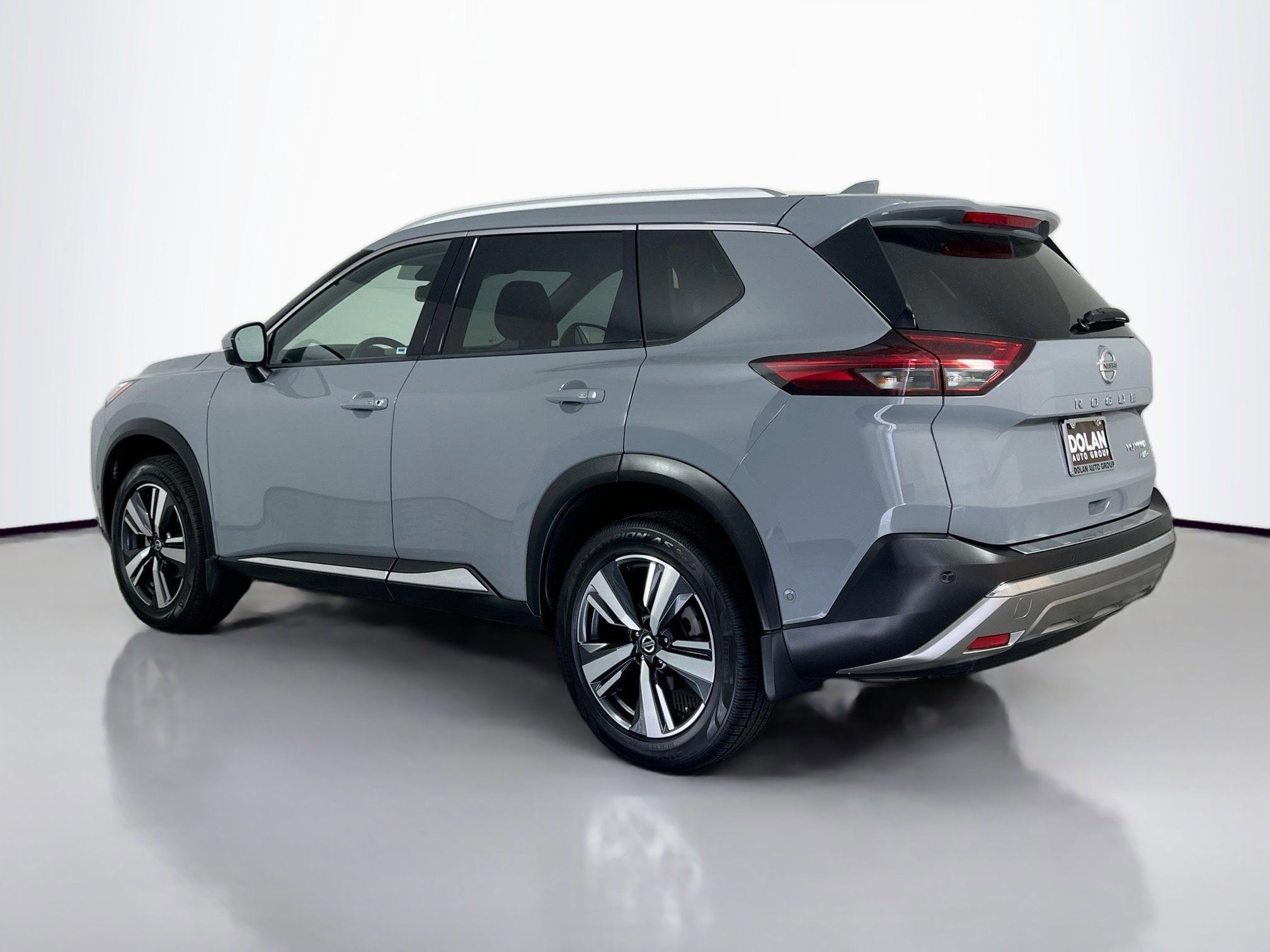 2021 Nissan Rogue Platinum photo 3