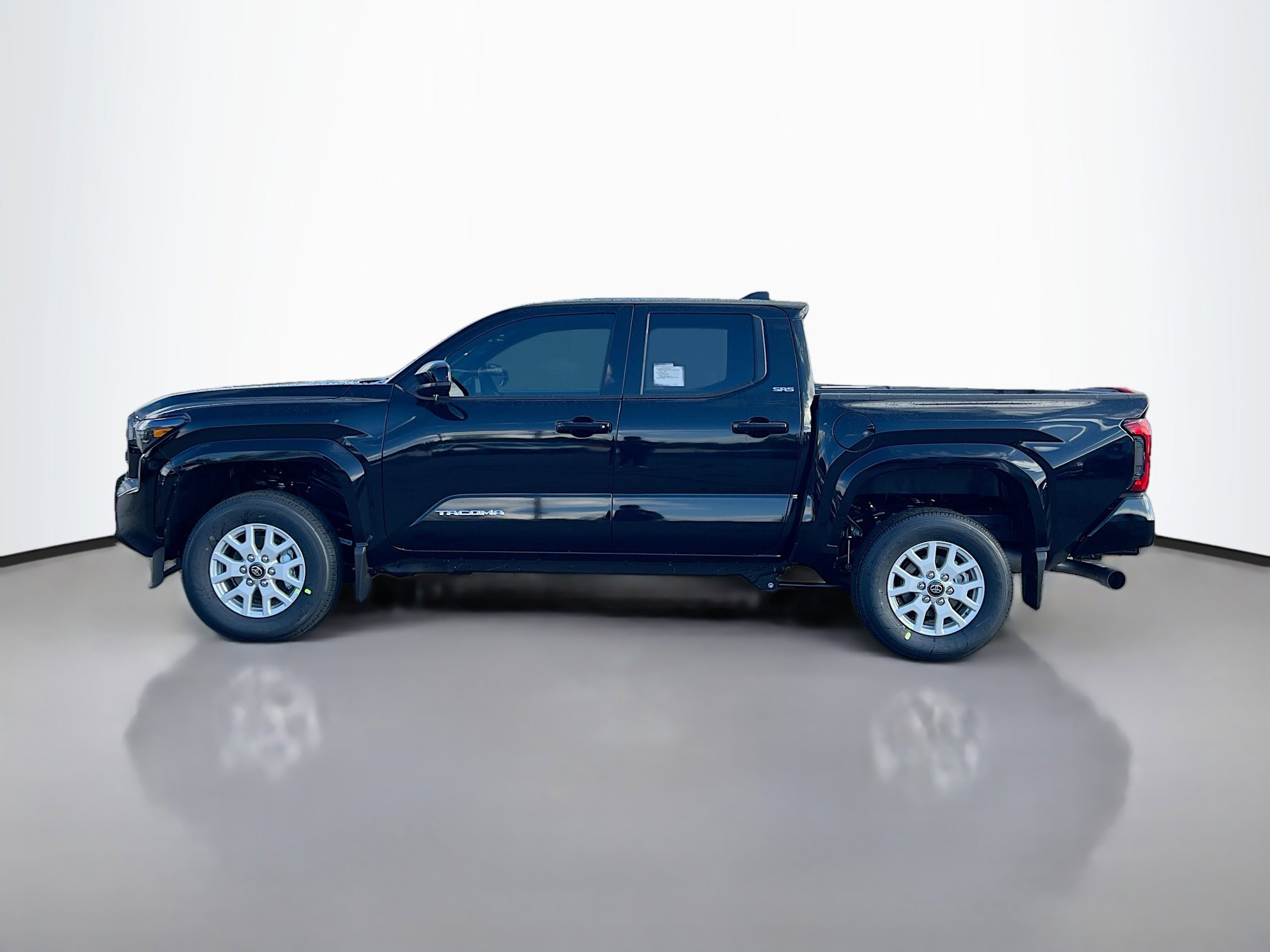 2025 Toyota Tacoma SR5 photo 3
