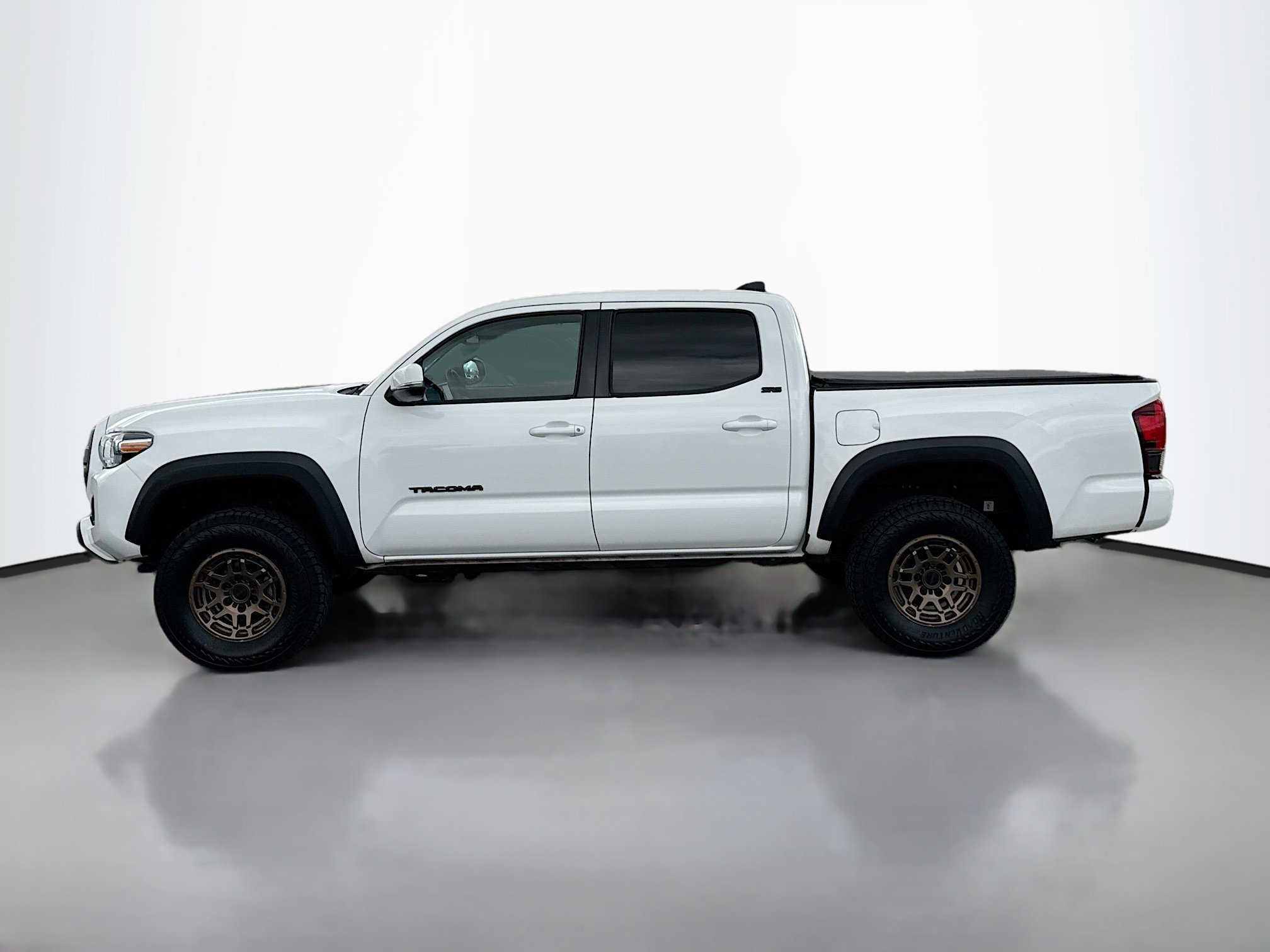 2022 Toyota Tacoma SR5 V6 photo 3