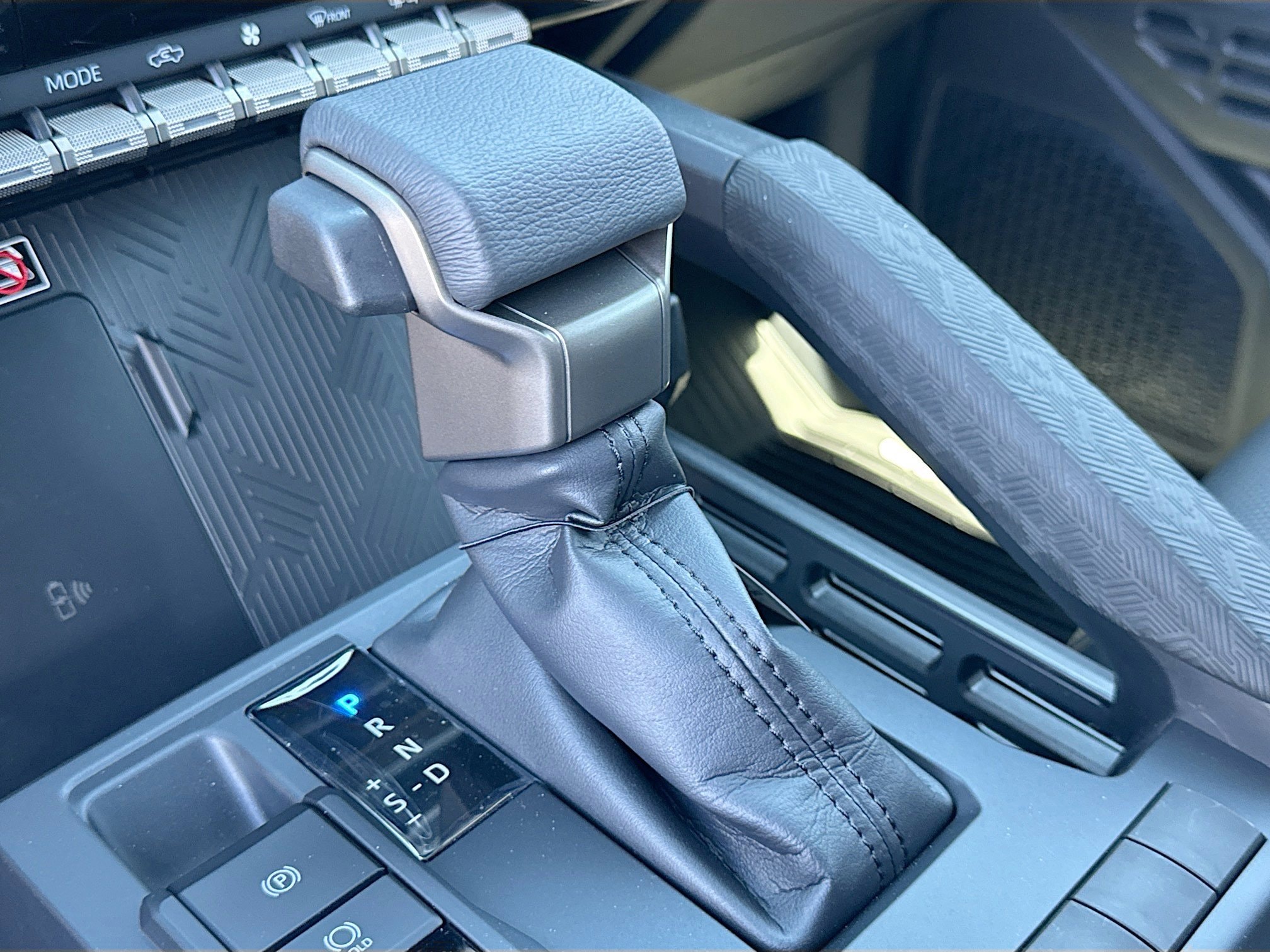 2025 Toyota Tacoma Limited - Photo 21