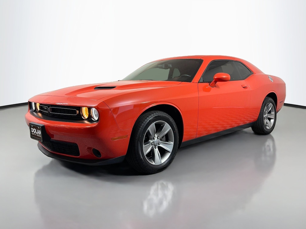 Used 2016 Dodge Challenger SXT Coupe