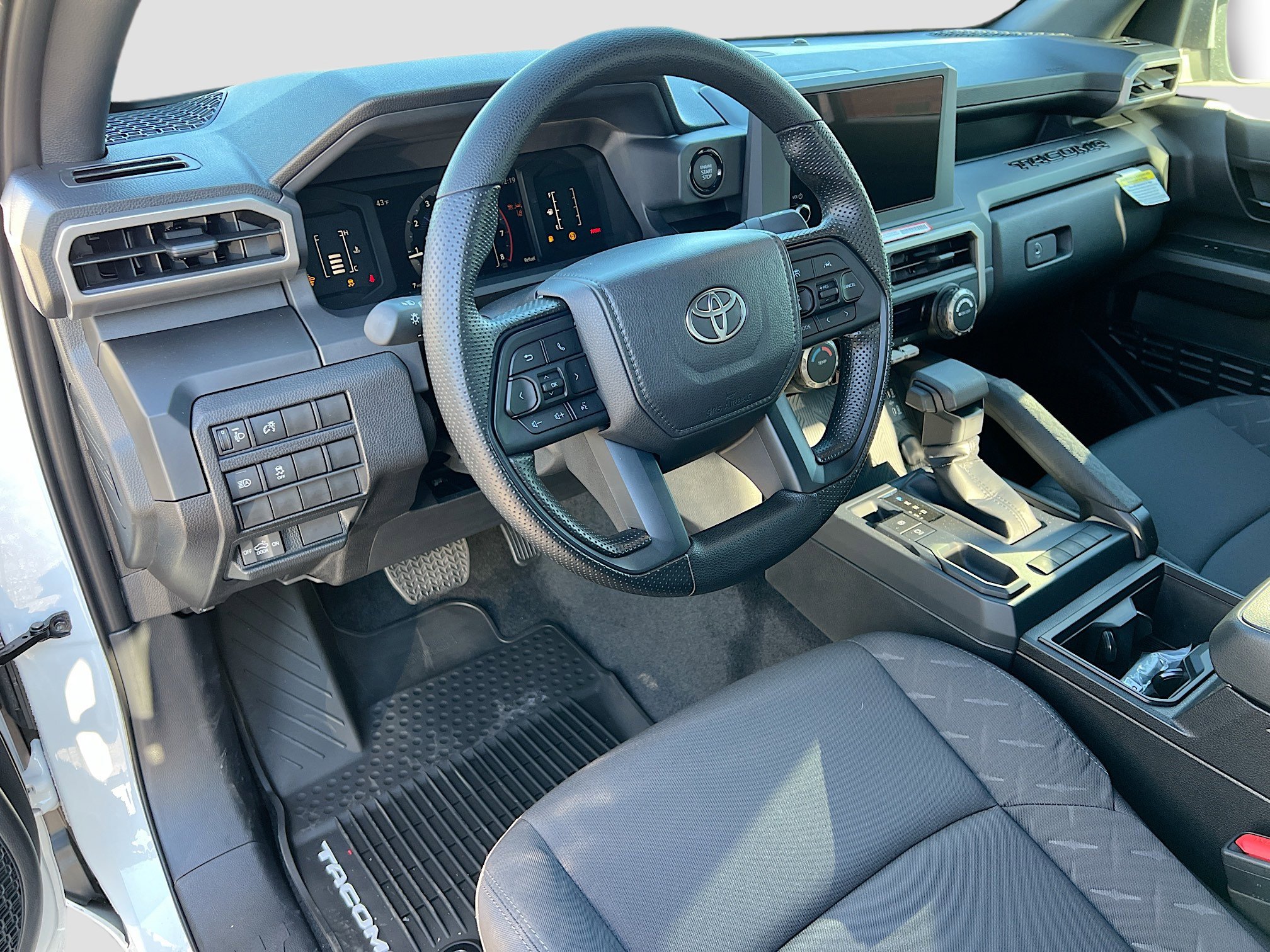 2025 Toyota Tacoma SR - Photo 7