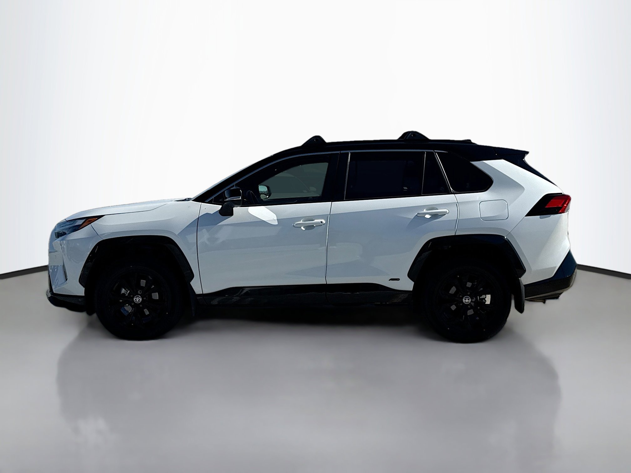 2025 Toyota RAV4 Hybrid XSE photo 3