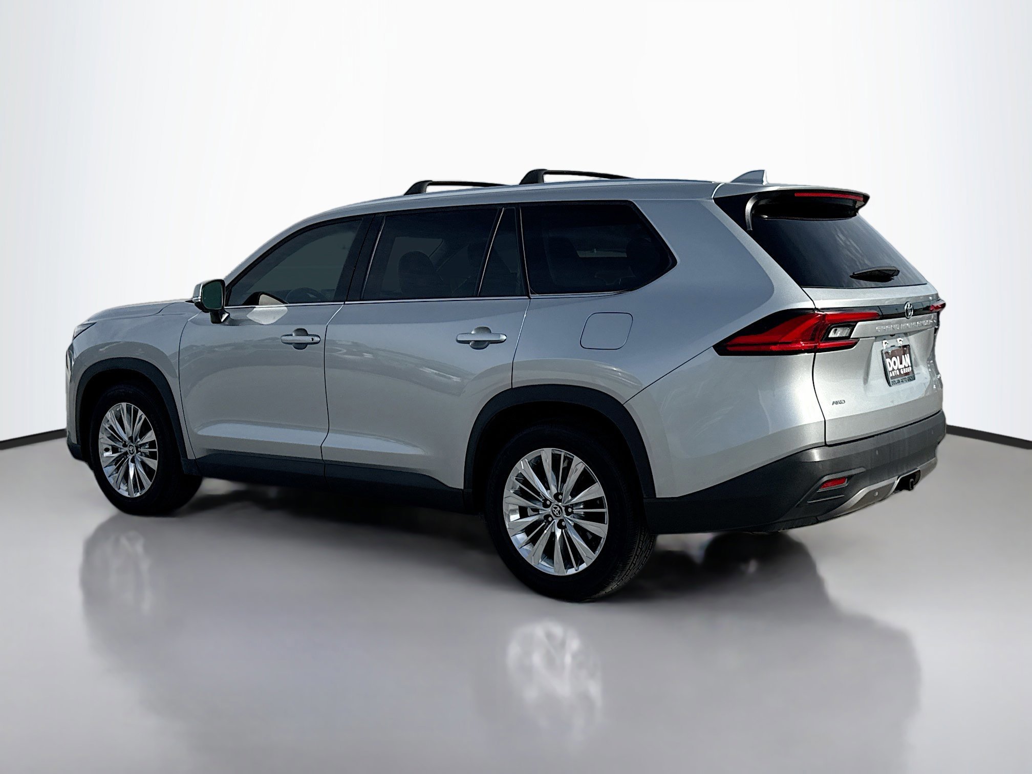 2024 Toyota Grand Highlander XLE photo 3
