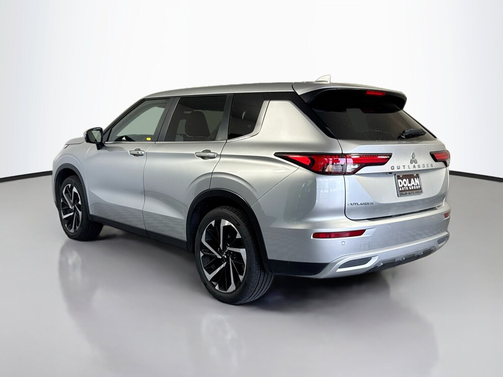 Used 2024 Mitsubishi Outlander SE SUV
