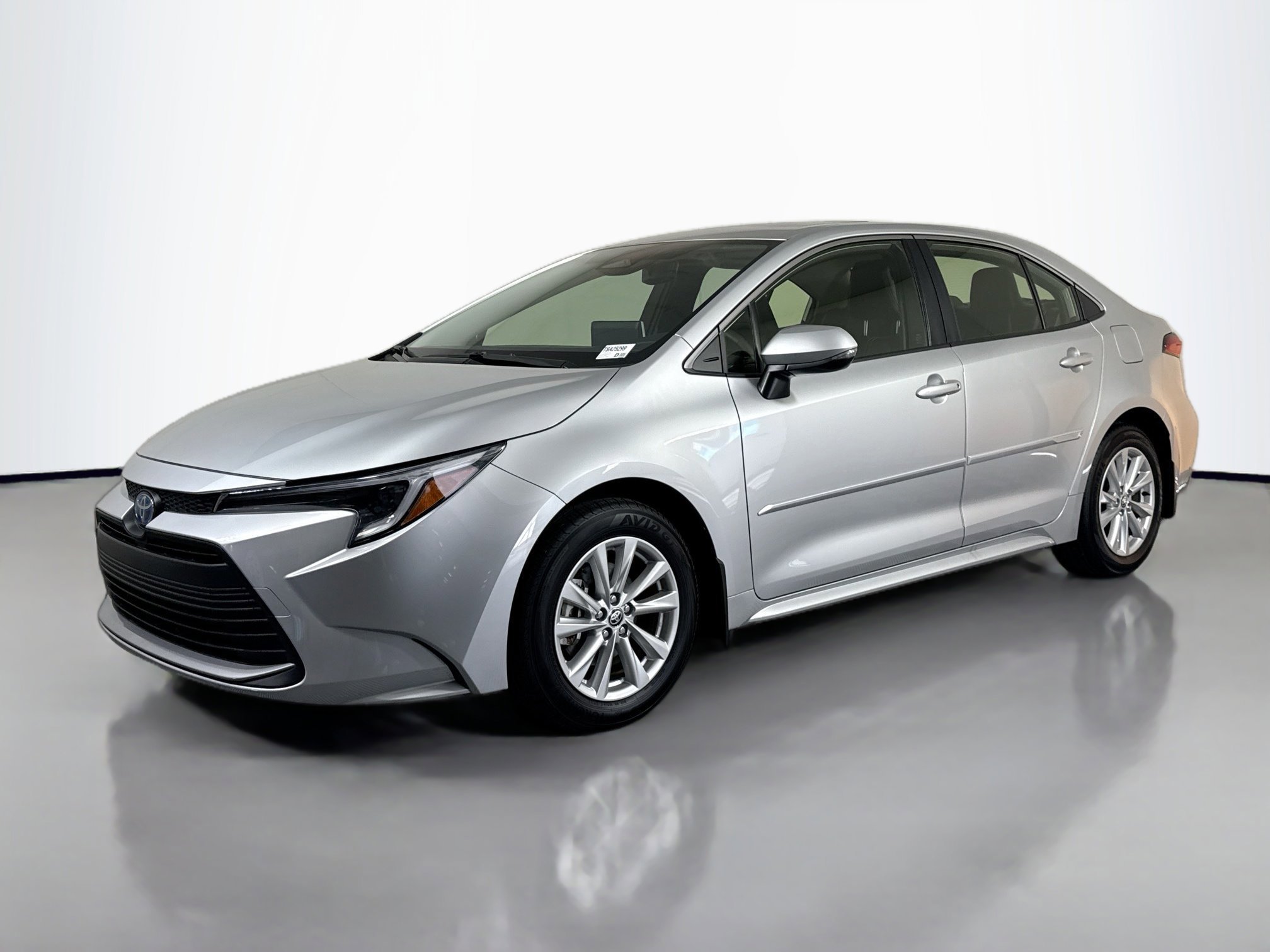 2025 Toyota Corolla Hybrid XLE photo 4