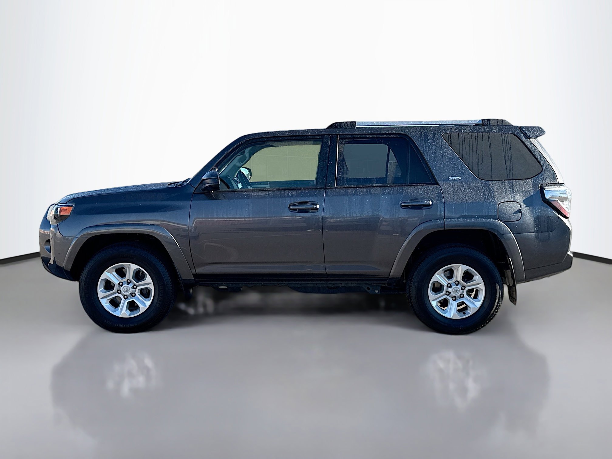 2023 Toyota 4Runner SR5 photo 3