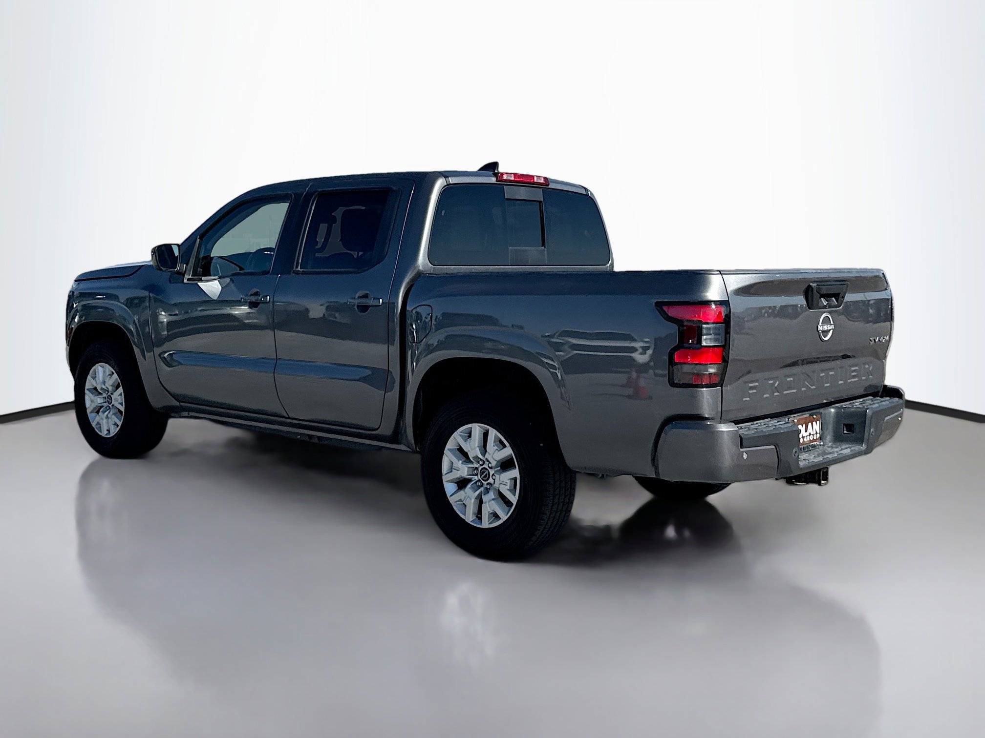 2024 Nissan Frontier SV Crew Cab photo 3