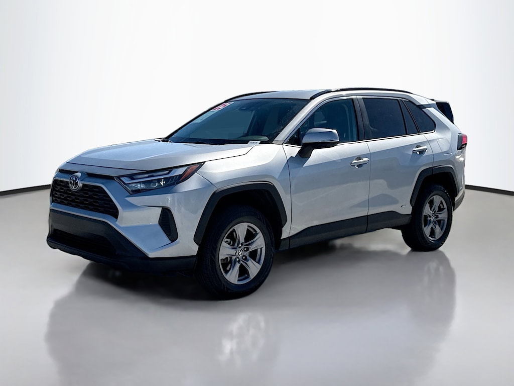 Used 2025 Toyota RAV4 Hybrid XLE SUV