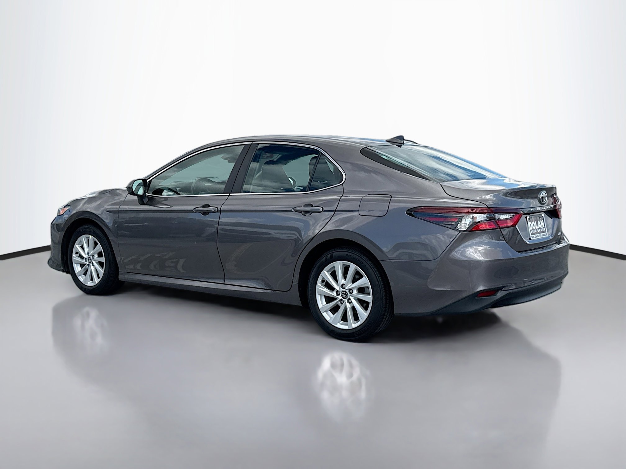 2023 Toyota Camry LE photo 4