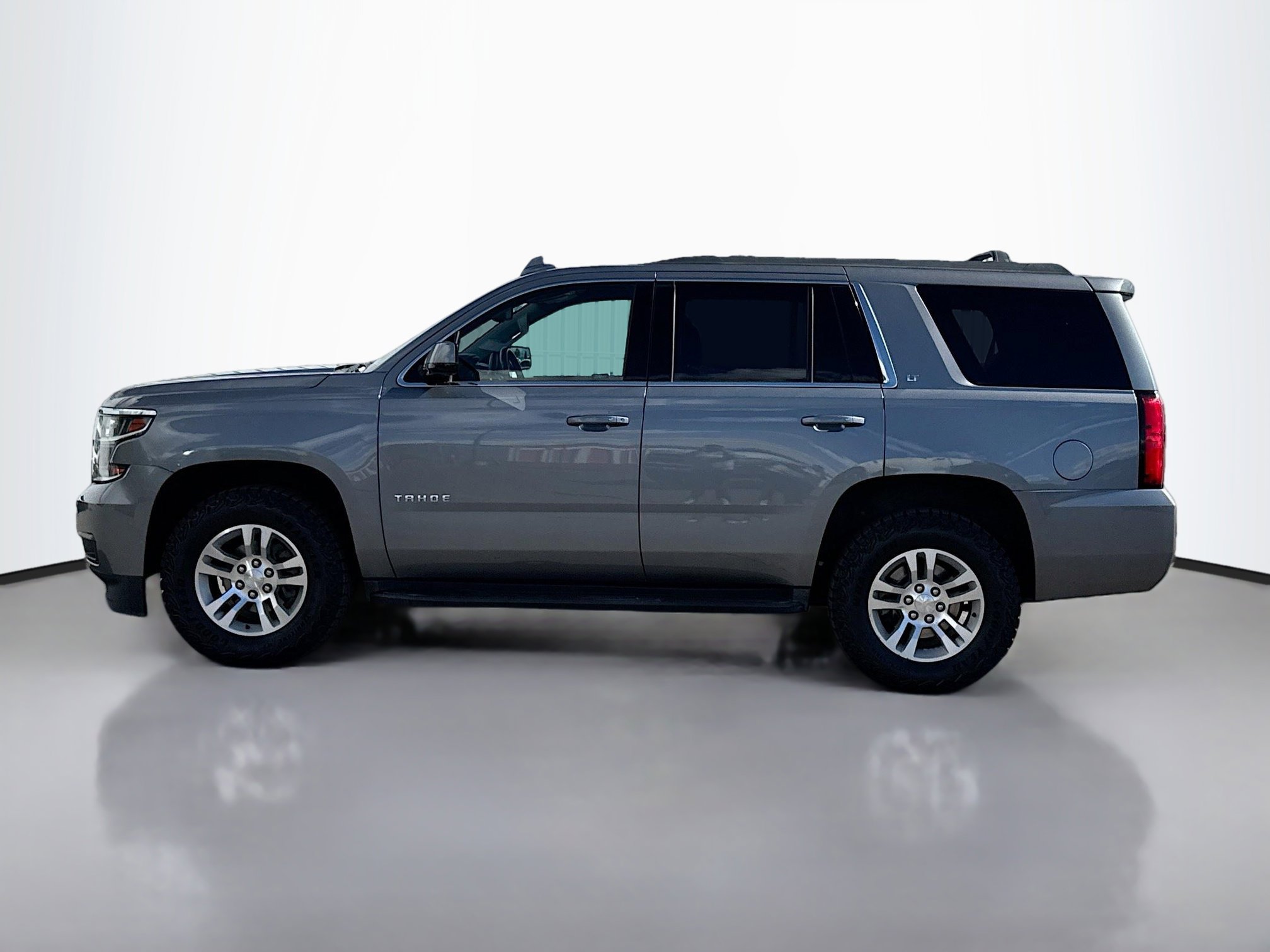 2018 Chevrolet Tahoe LT Z71 photo 2