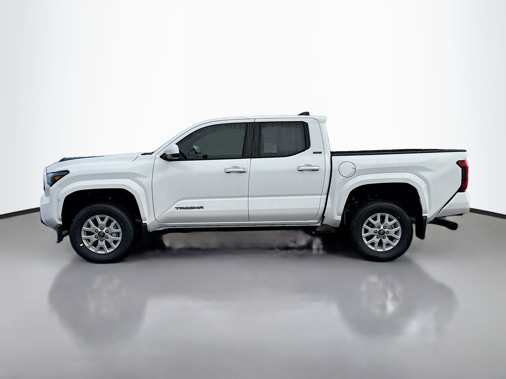 2026 Toyota Tacoma SR5 photo 3