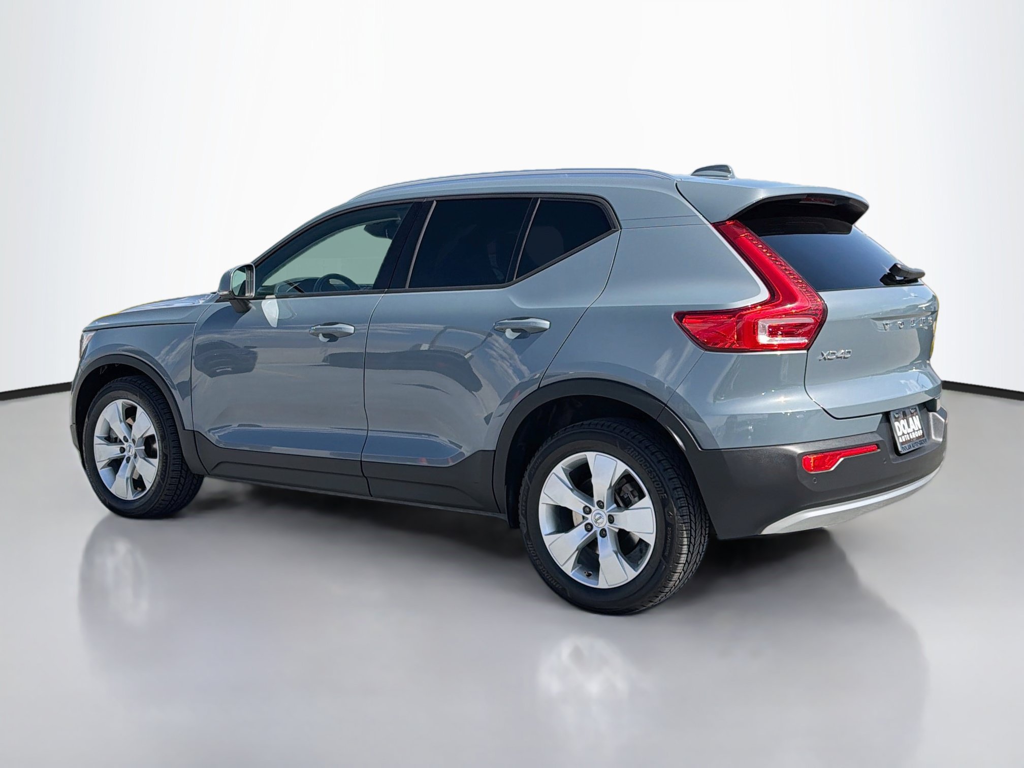 Used 2020 Volvo XC40 Momentum SUV