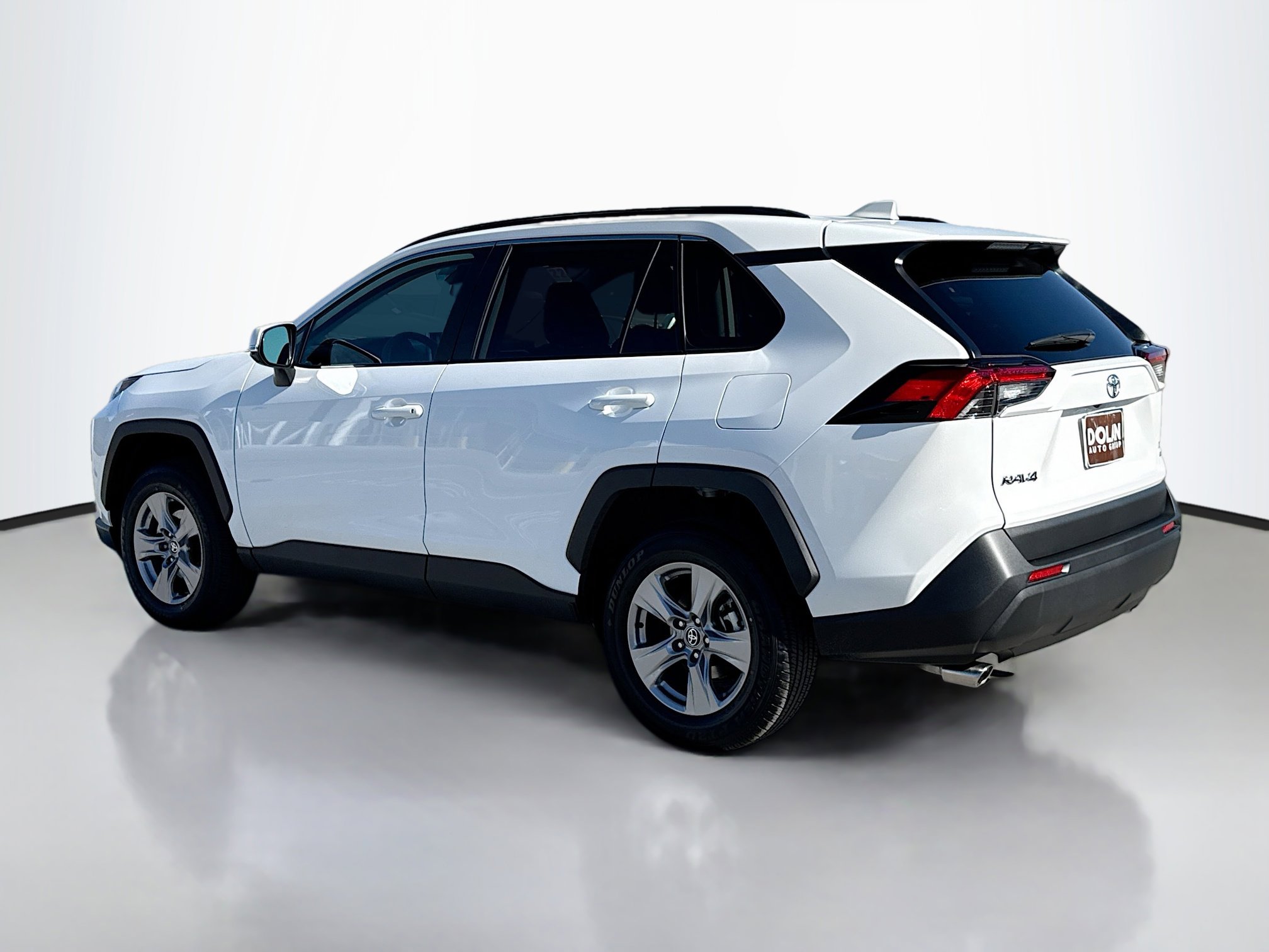 2025 Toyota RAV4 XLE photo 4
