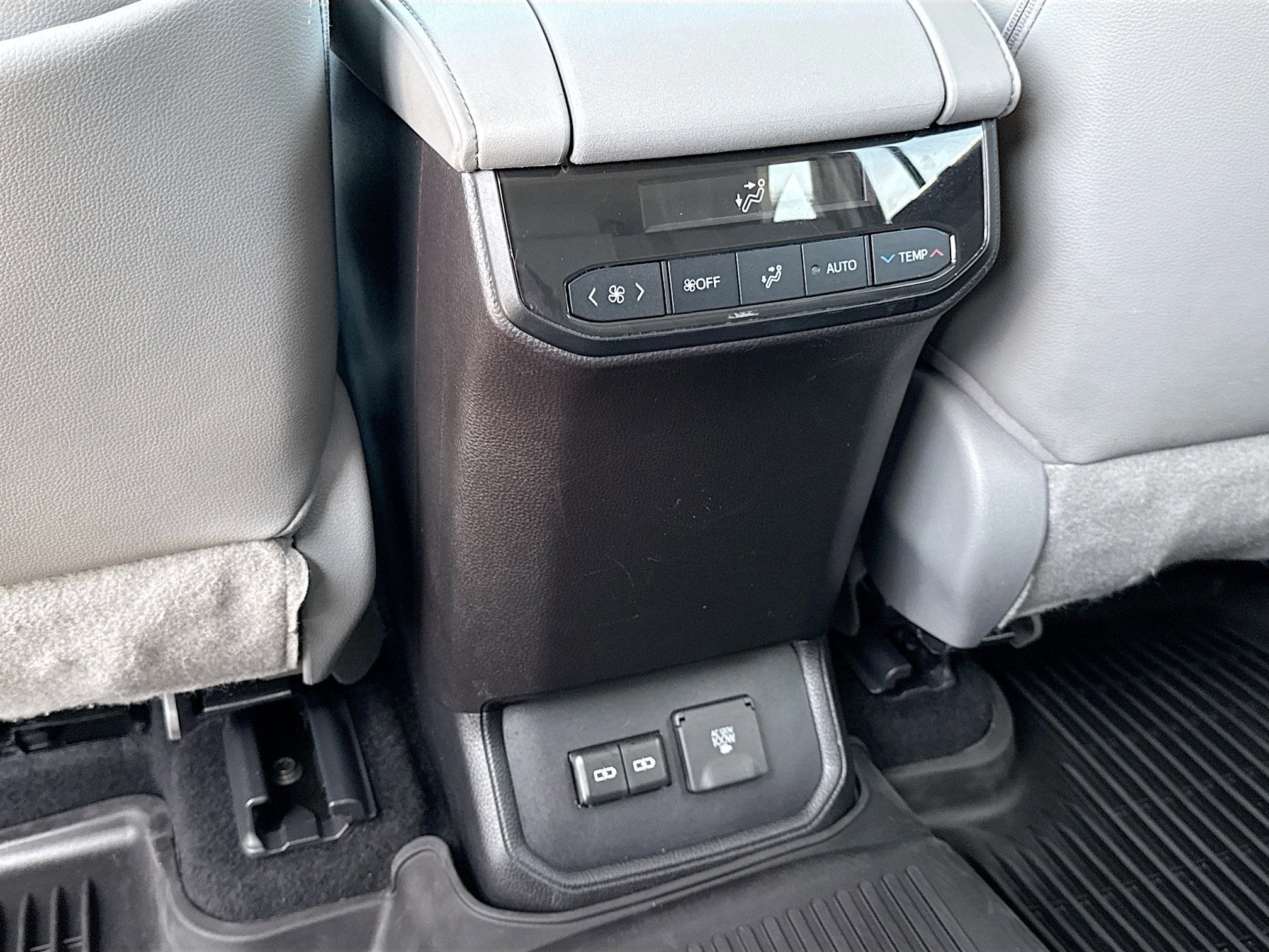 2022 Toyota Highlander Limited - Photo 31