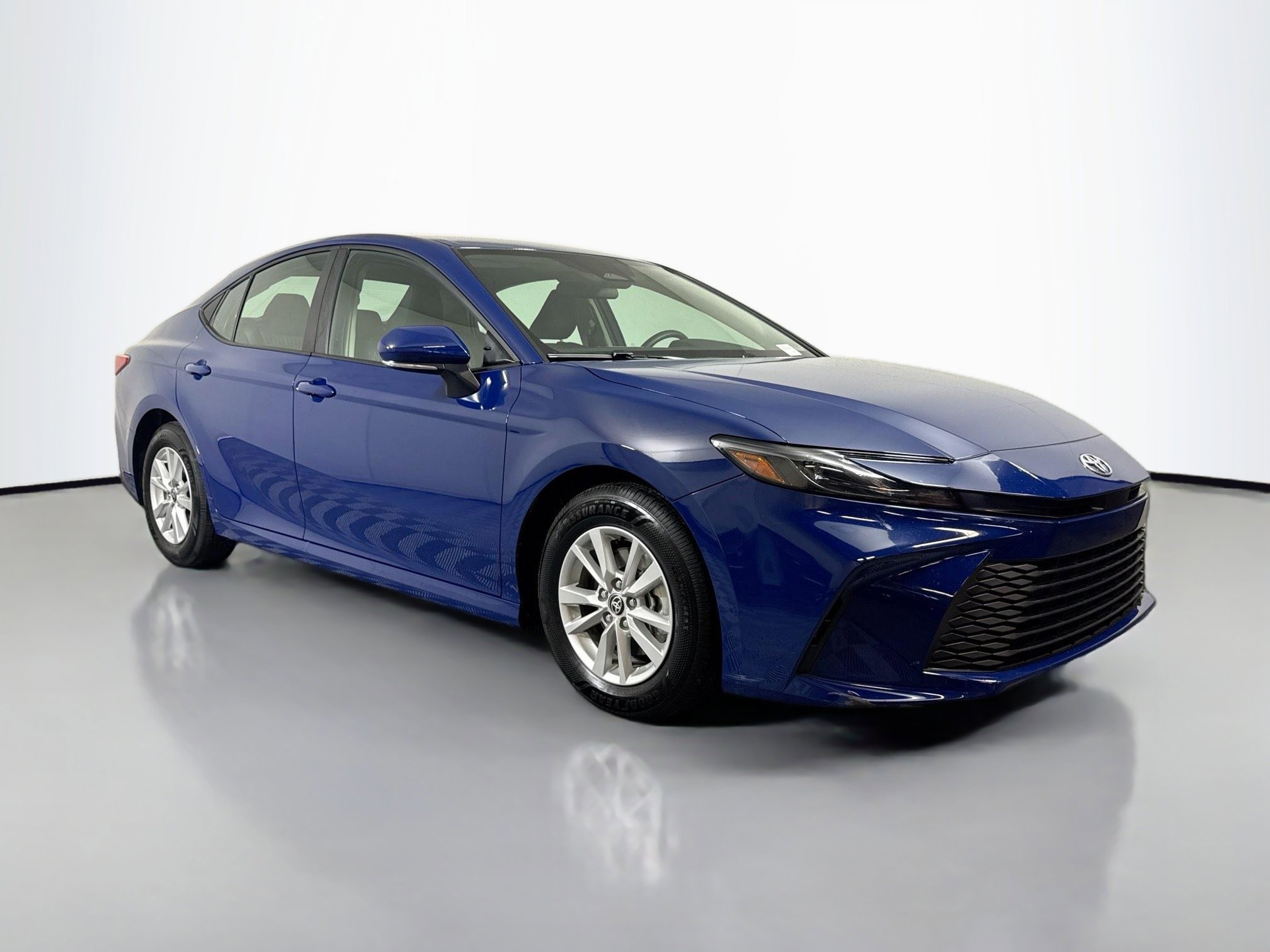 2025 Toyota Camry LE photo 2