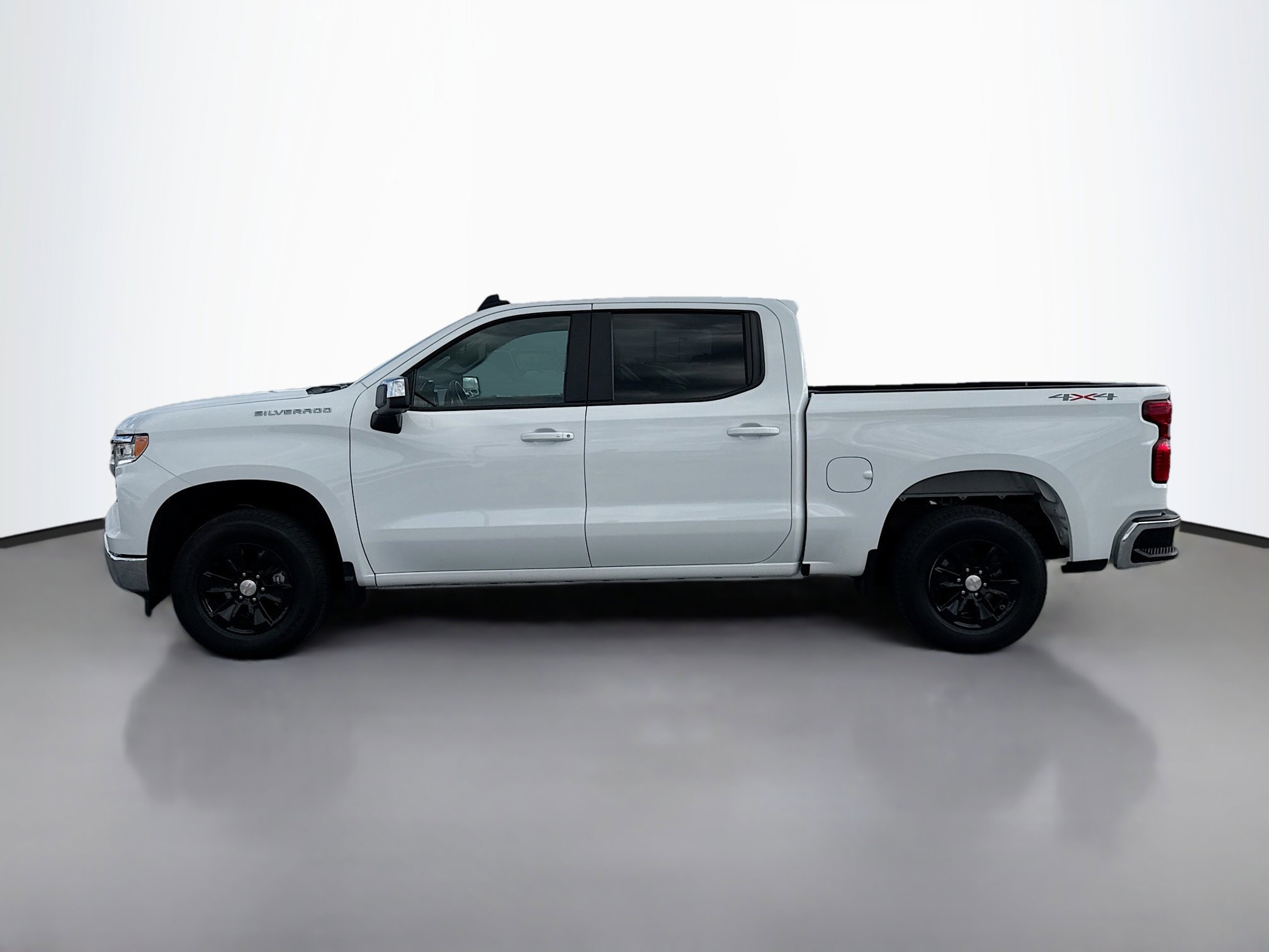 2025 Chevrolet Silverado 1500 LT photo 2