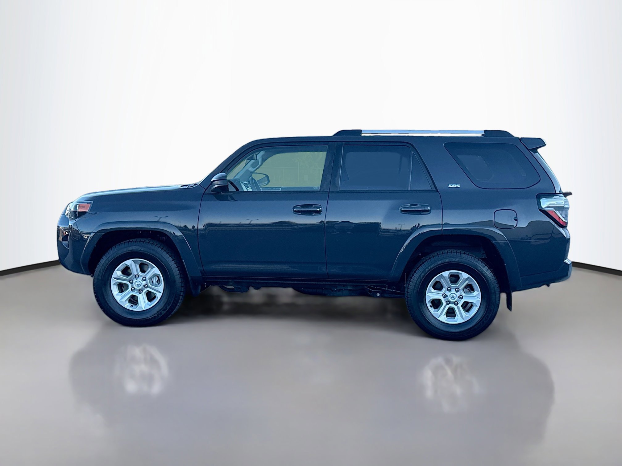 2024 Toyota 4Runner SR5 photo 2