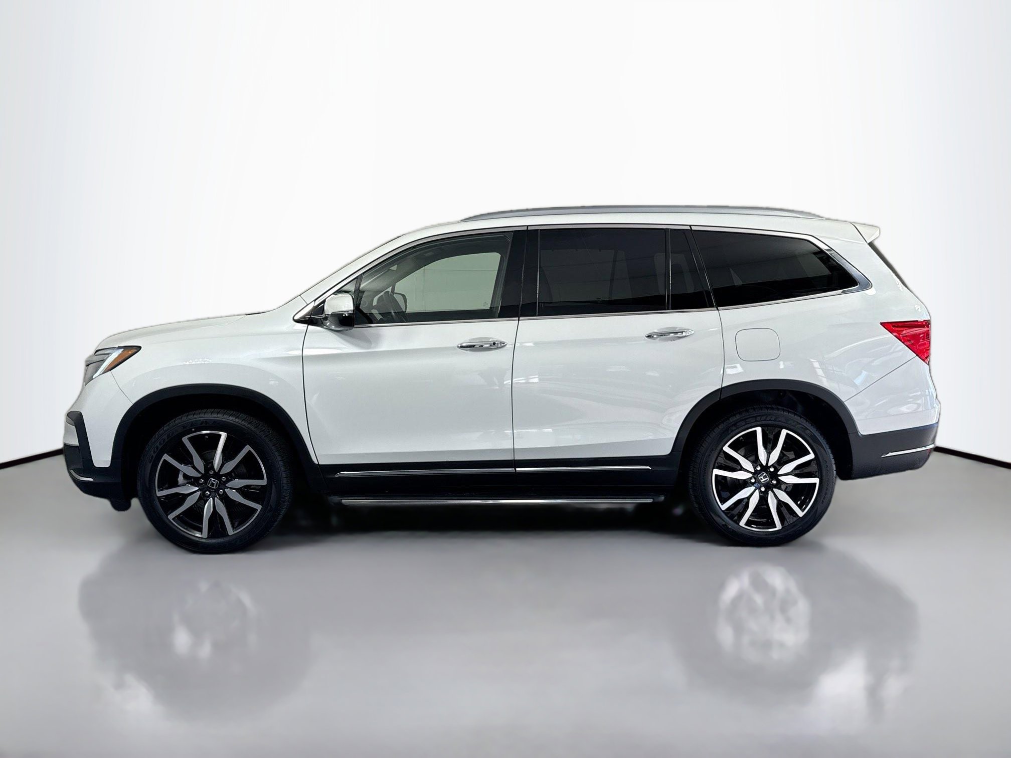 2021 Honda Pilot Touring photo 2