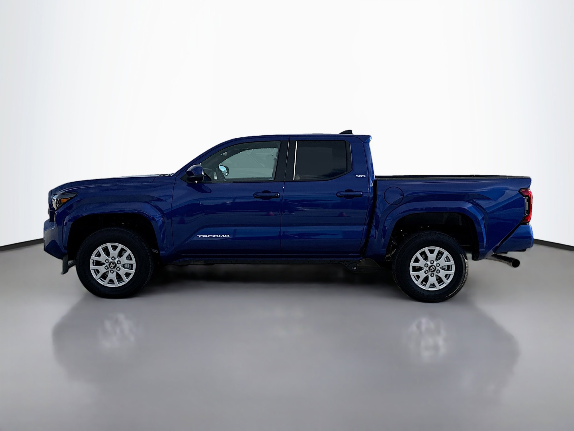 2025 Toyota Tacoma SR5 Double Cab photo 3