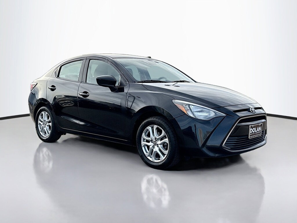 Certified 2017 Toyota Yaris iA Base Sedan