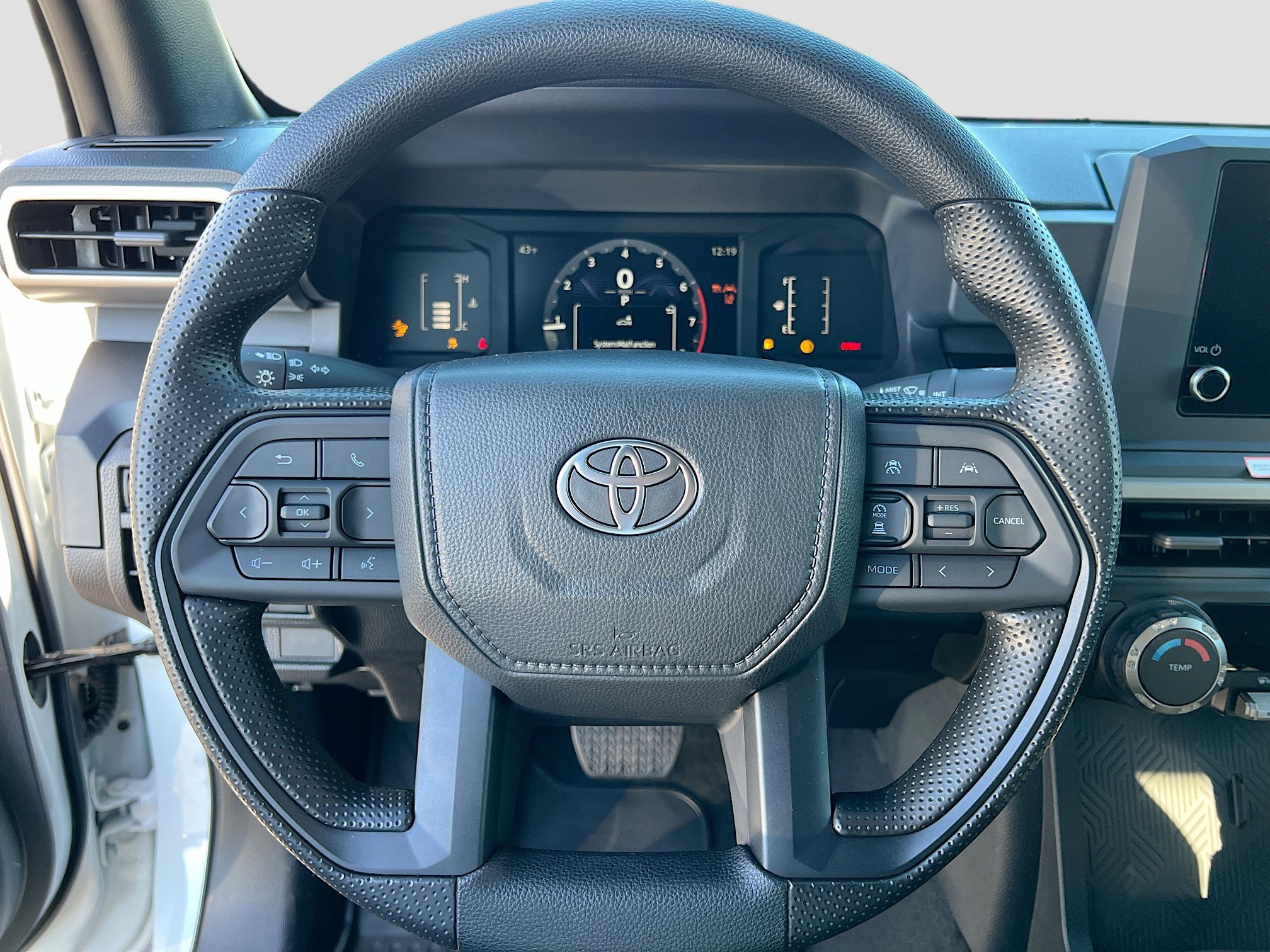 2025 Toyota Tacoma SR - Photo 15