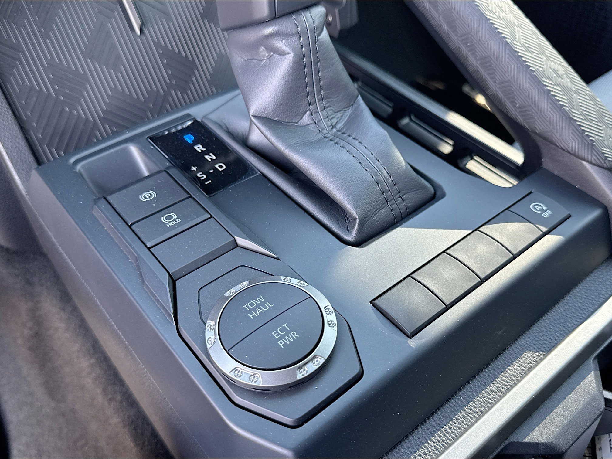 2025 Toyota Tacoma SR5 - Photo 26