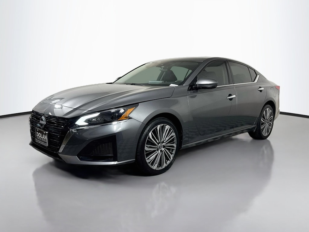 Used 2025 Nissan Altima 2.5 SL Sedan