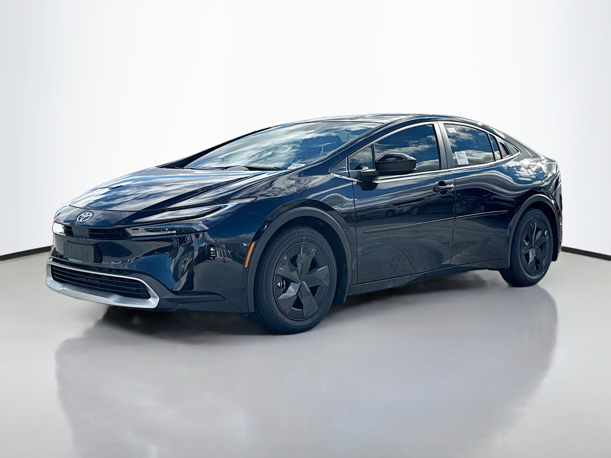 2026 Toyota Prius Plug-in Hybrid SE photo 2