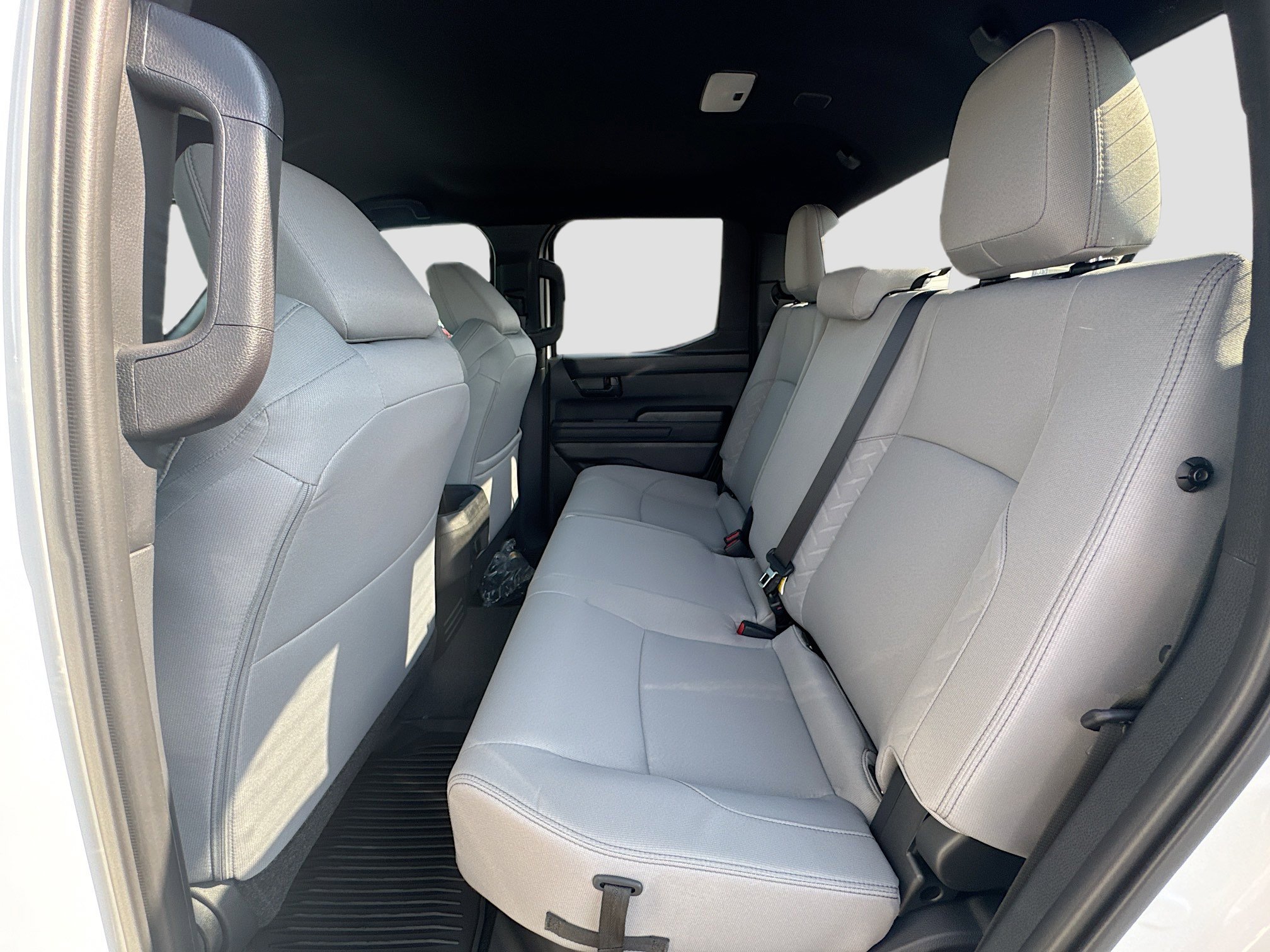 2025 Toyota Tacoma SR5 - Photo 28