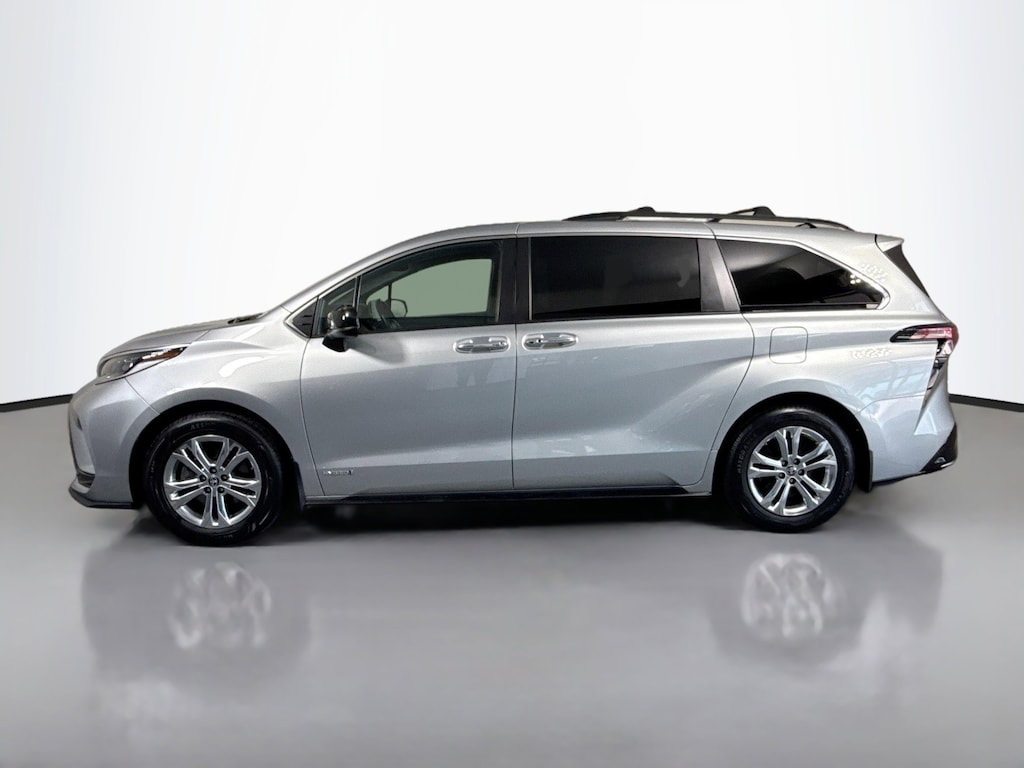 Certified 2021 Toyota Sienna XSE Van