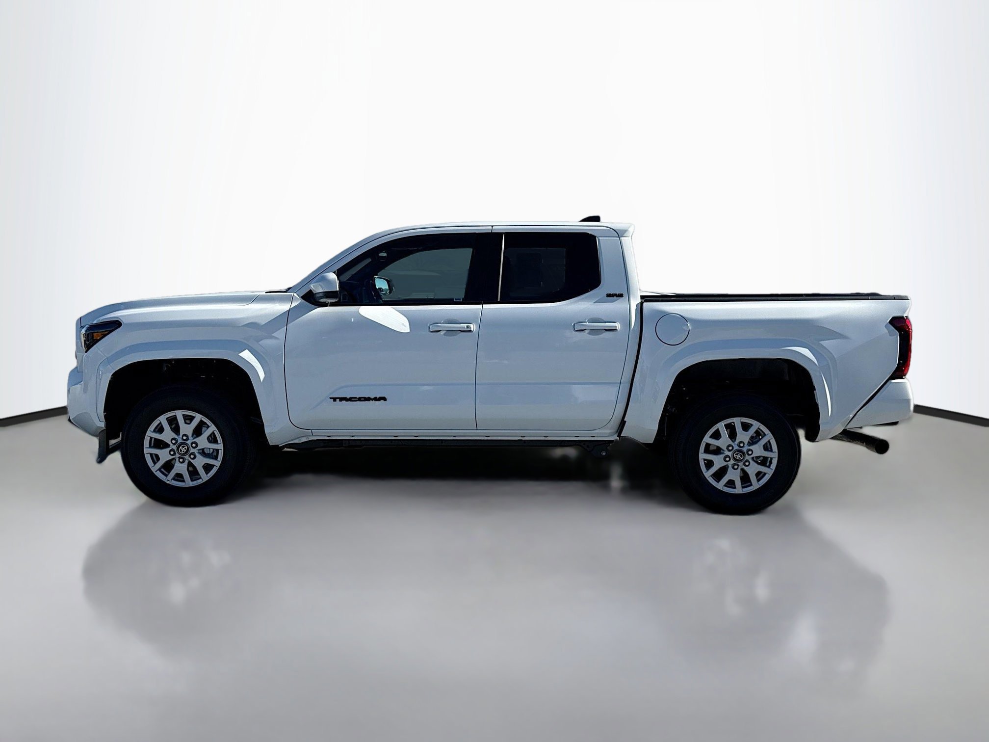 2025 Toyota Tacoma SR5 photo 2