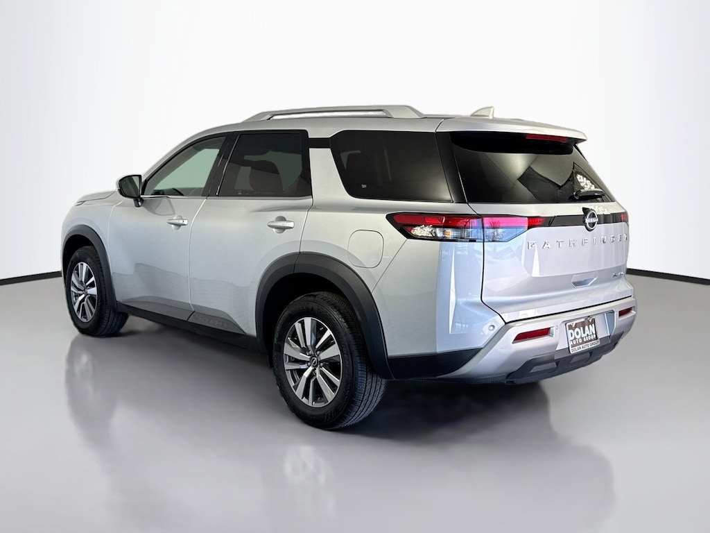 Used 2025 Nissan Pathfinder SL SUV