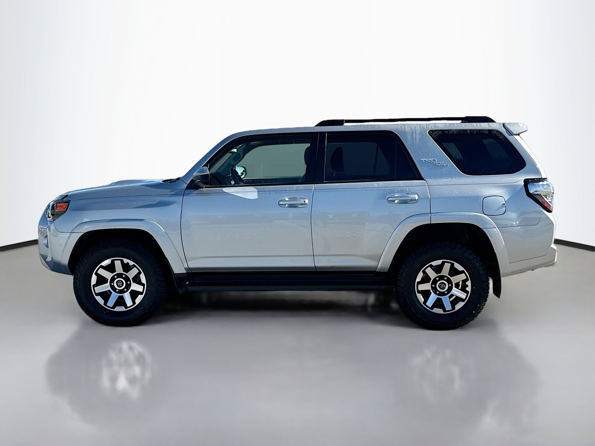 2022 Toyota 4Runner TRD Off-Road photo 3