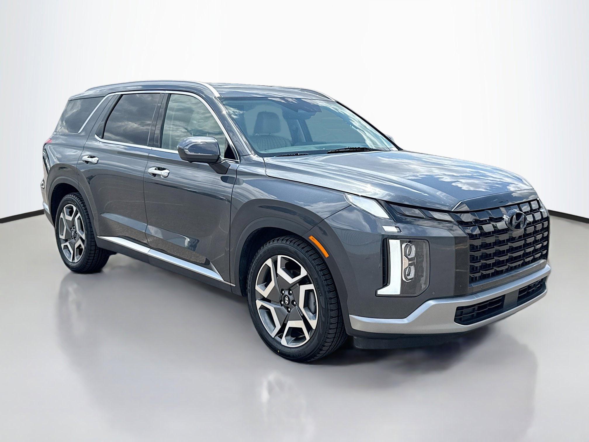 Used 2024 Hyundai Palisade Limited with VIN KM8R5DGE6RU704089 for sale in Reno, NV