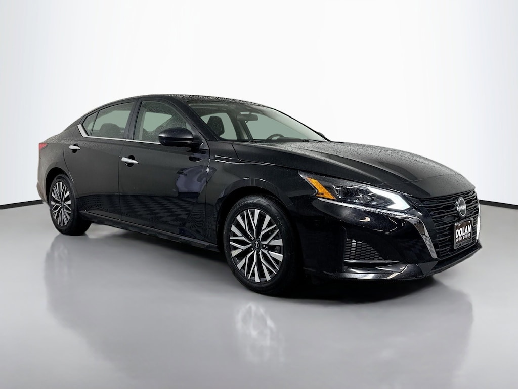 Used 2025 Nissan Altima 2.5 SV Sedan