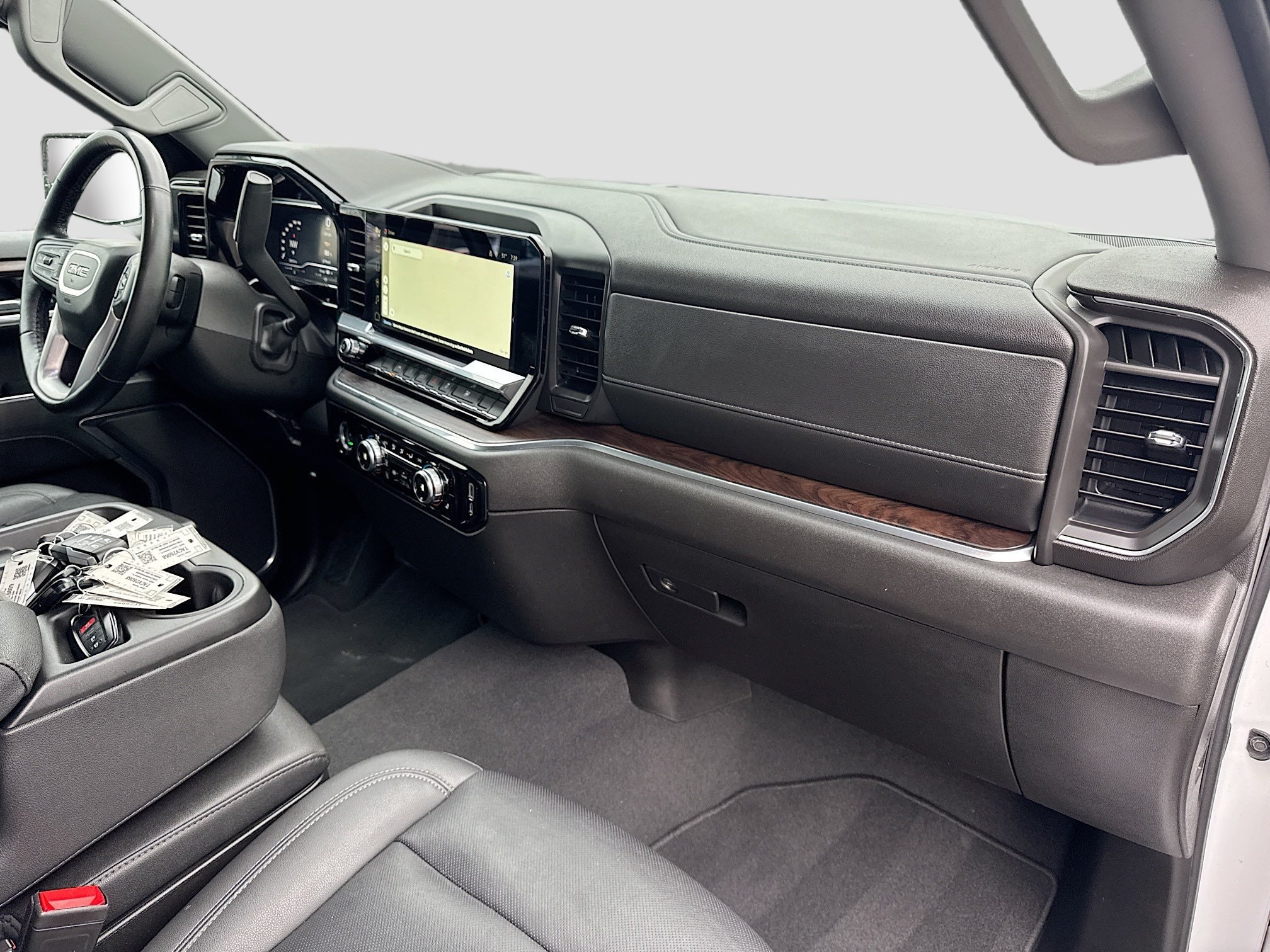 2024 GMC Sierra 1500 SLT - Photo 22