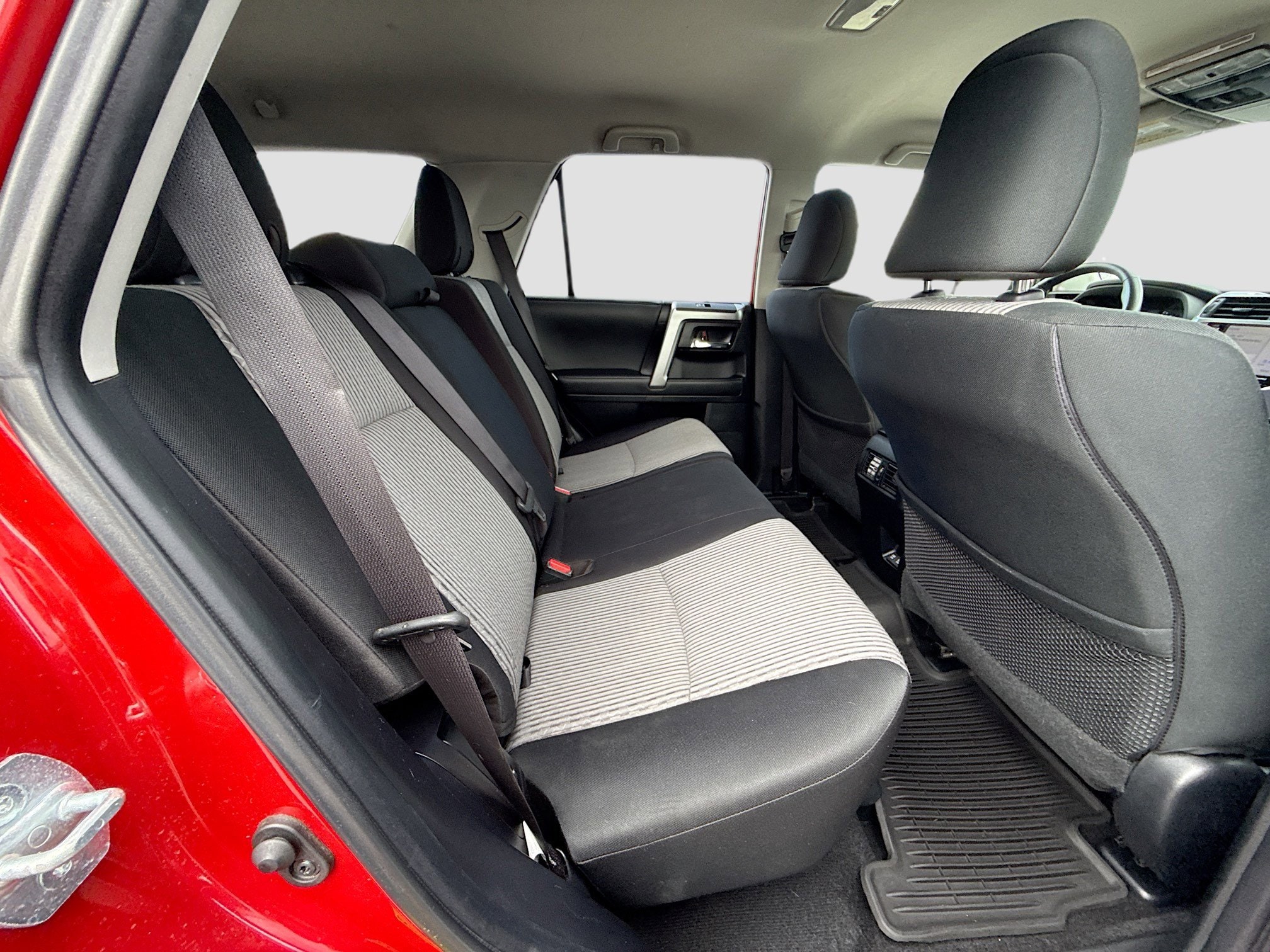 2020 Toyota 4Runner SR5 - Photo 22