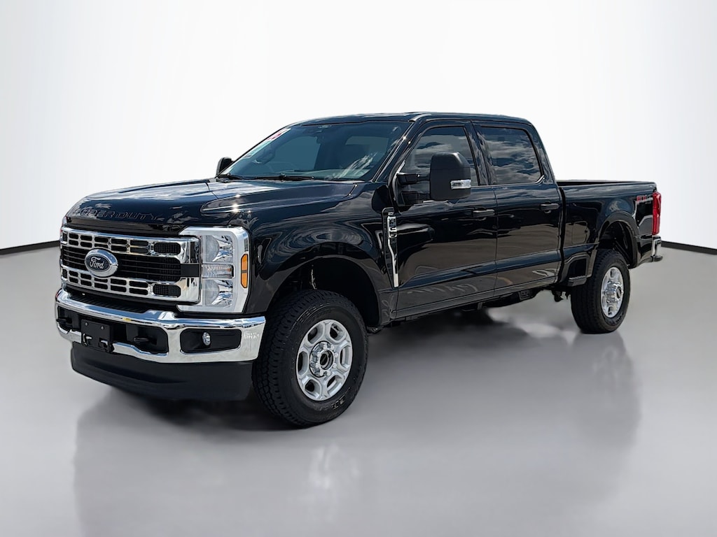 Used 2026 Ford F-250SD XLT Truck Crew Cab