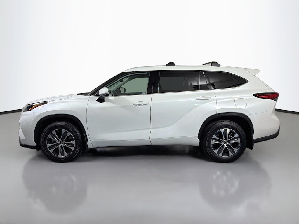 Used 2022 Toyota Highlander XLE SUV