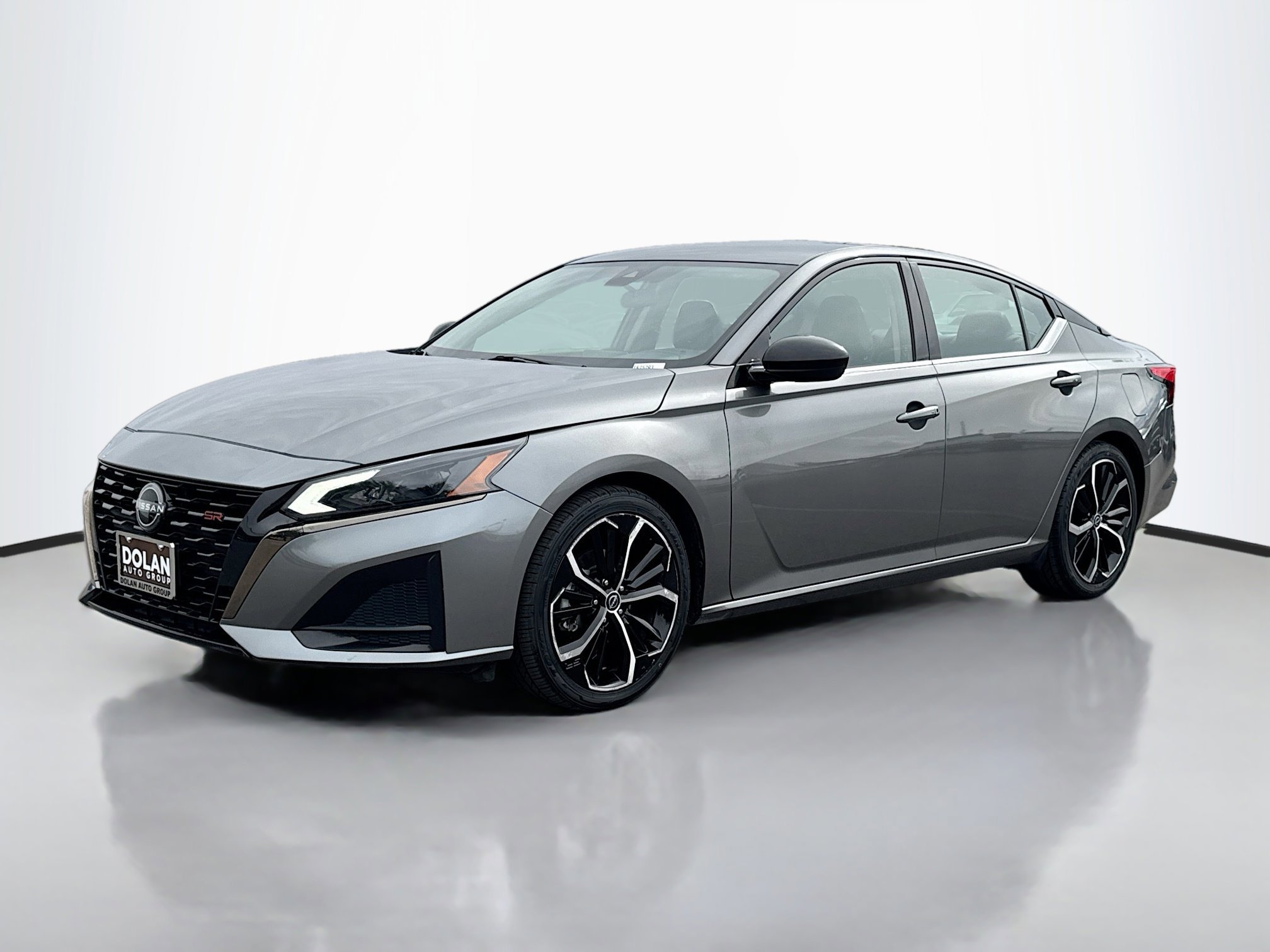 2023 Nissan Altima 2.5 SR photo 4