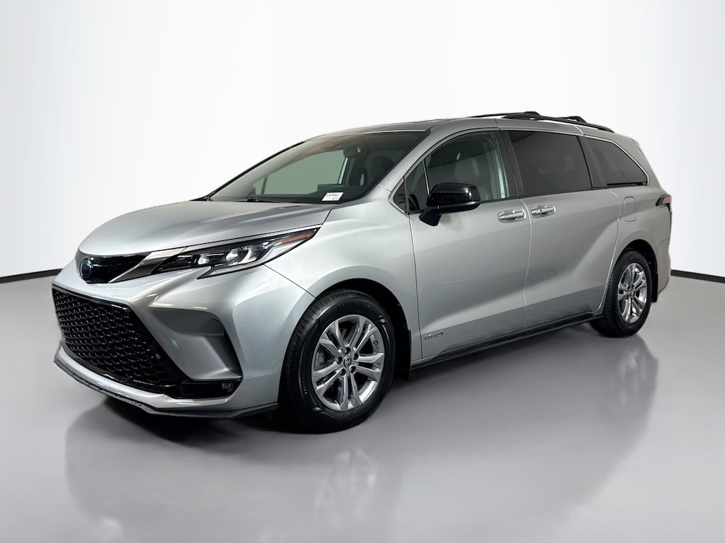 Certified 2021 Toyota Sienna XSE Van