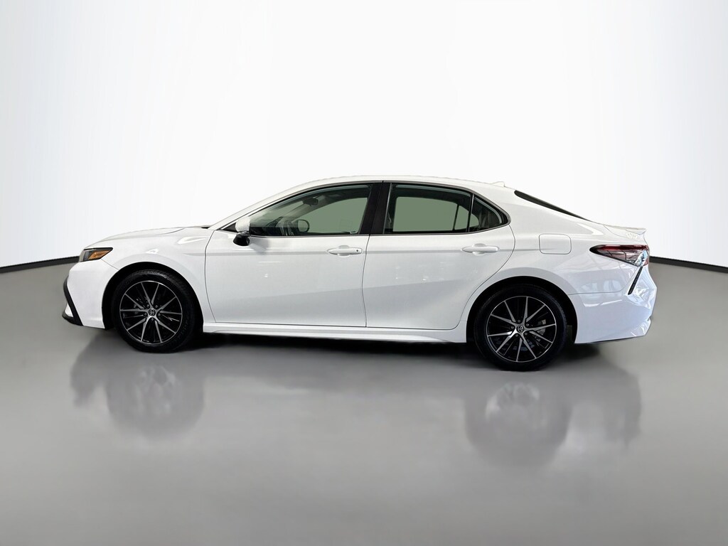 Used 2024 Toyota Camry SE Sedan